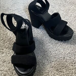 Madden NYC Black Platform Sandals